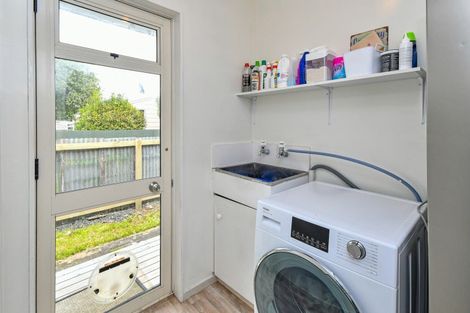 Photo of property in 2/19 Cameron Street, Papakura, 2110