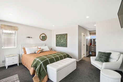 Photo of property in 4 Solander Road, Pegasus, 7612