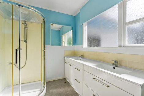 Photo of property in 39 Neptune Avenue, Beach Haven, Auckland, 0626