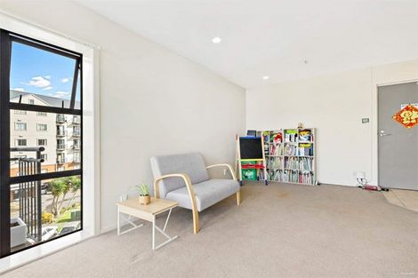 Photo of property in 3i/10 Crown Lynn Place, New Lynn, Auckland, 0600