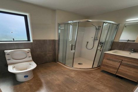 Photo of property in 1/32 Yeovil Road, Te Atatu Peninsula, Auckland, 0610