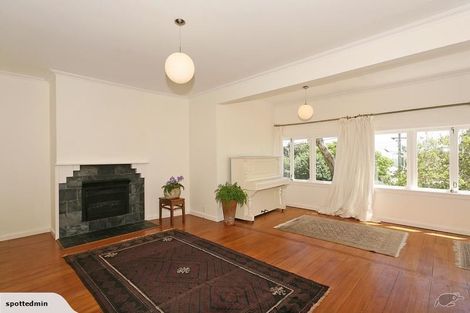 Photo of property in 12 Mahoe Street, Eastbourne, Lower Hutt, 5013