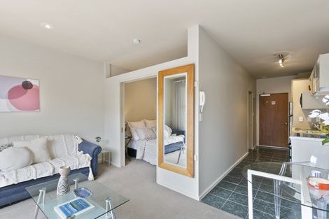 Photo of property in Atrium Towers, 1q/154 The Terrace, Wellington Central, Wellington, 6011