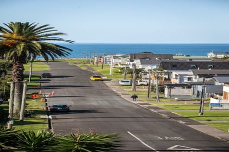 Photo of property in 65 Beach Road, Waihi Beach, 3611