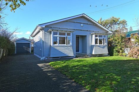 Photo of property in 24 Fitzherbert Street, Alicetown, Lower Hutt, 5010