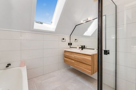 Photo of property in 21a Monyash Road, Manly, Whangaparaoa, 0930