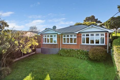 Photo of property in 32 Grandview Crescent, Opoho, Dunedin, 9010