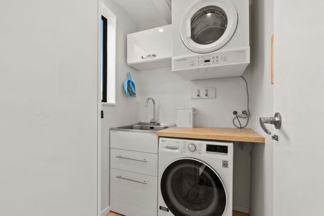 Photo of property in 42 Dominica Crescent, Grenada Village, Wellington, 6037