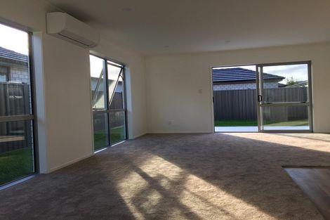 Photo of property in 16 Gilruth Road, Wallaceville, Upper Hutt, 5018