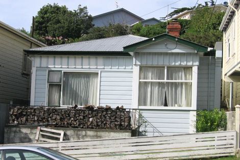 Photo of property in 37 Ribble Street, Island Bay, Wellington, 6023