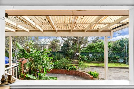 Photo of property in 6 Youngs Road, Papakura, 2110