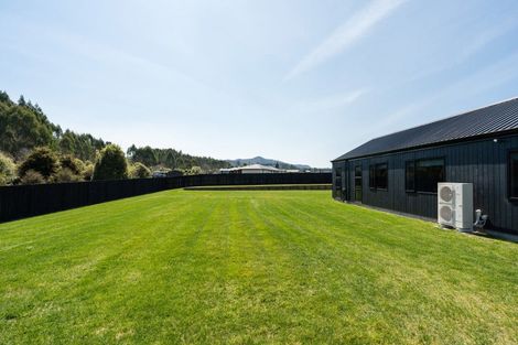 Photo of property in 12 Kahikatea Drive, Kinloch, Taupo, 3377