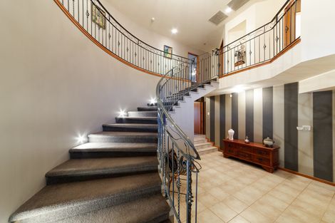 Photo of property in 33 Ruapehu Drive, Fitzherbert, Palmerston North, 4410