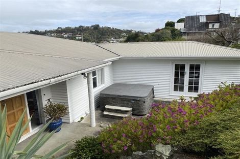 Photo of property in 50 Seaview Road, Paremata, Porirua, 5024