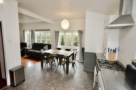 Photo of property in 6 Nathan Place, West End, Palmerston North, 4412