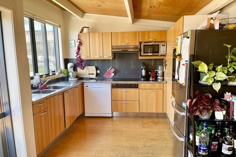 Photo of property in 1/410 The Esplanade, Island Bay, Wellington, 6023