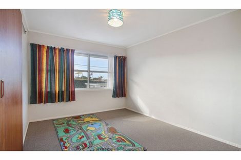 Photo of property in 832 East Coast Road, Oteha, Auckland, 0630