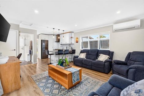 Photo of property in 3 Huruhuru Road, Massey, Auckland, 0614