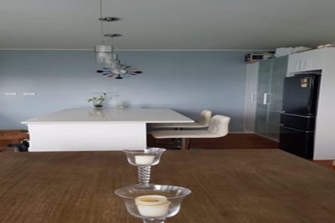 Photo of property in 132 Exmouth Road, Northcote, Auckland, 0627