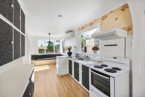 Photo of property in 13 Court Crescent, Panmure, Auckland, 1072