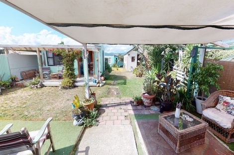 Photo of property in 32 Dixie Street, Te Horo Beach, Otaki, 5581