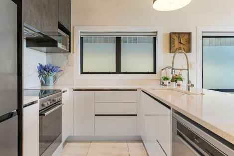Photo of property in 236 Vipond Road, Stanmore Bay, Whangaparaoa, 0932