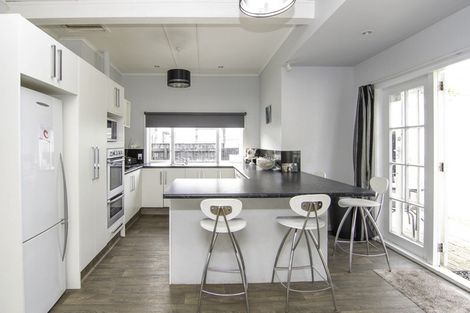 Photo of property in 36 Shamrock Street, Takaro, Palmerston North, 4412