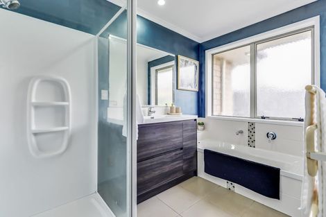 Photo of property in 11 Te Ironui Place, Huntington, Hamilton, 3210