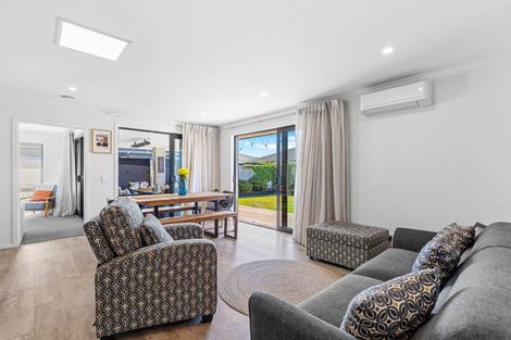 Photo of property in 10 Stevenson Drive, Papamoa, 3118