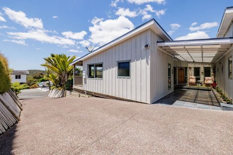 Photo of property in 1 Waterview Place, Haruru, 0204