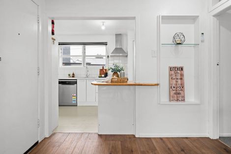 Photo of property in 16 Manapouri Place, Glenview, Hamilton, 3206