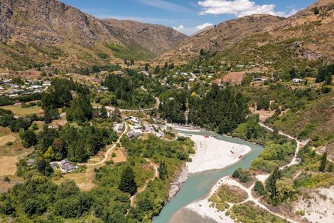 Photo of property in 2/4 Redfern Terrace, Arthurs Point, Queenstown, 9371