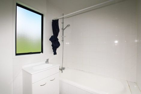 Photo of property in 41 Hewlett Road, Massey, Auckland, 0614