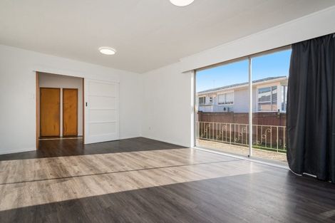 Photo of property in 52 Cockayne Crescent, Sunnynook, Auckland, 0620
