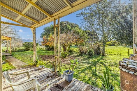 Photo of property in 230 Loop Road, East Takaka, Takaka, 7183