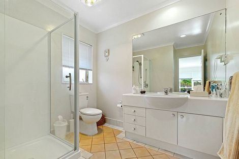 Photo of property in 108 Golfland Drive, Golflands, Auckland, 2013