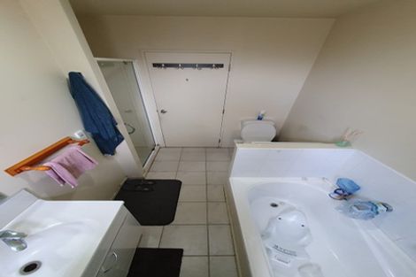 Photo of property in 30 Woodbank Drive, Glen Eden, Auckland, 0602