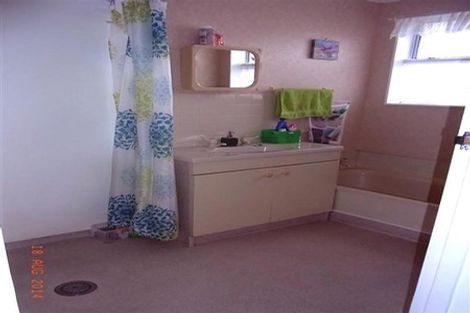 Photo of property in 584a Queen Street East, Levin, 5510