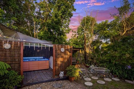 Photo of property in 3 Garcia Place, West Harbour, Auckland, 0618