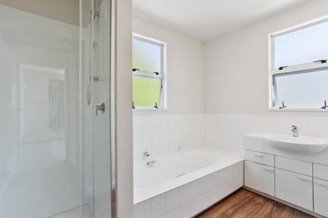 Photo of property in 2/5a Madeley Road, Mount Pleasant, Christchurch, 8081