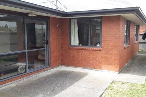 Photo of property in 2/76 Wharenui Road, Upper Riccarton, Christchurch, 8041