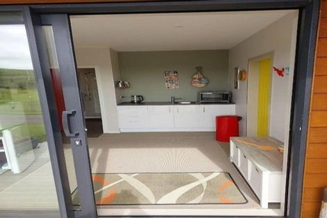 Photo of property in 136 Harakeke Road, Te Horo, Otaki, 5581