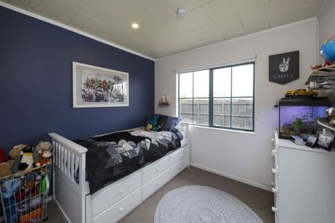Photo of property in 94 Roberts Line, Kelvin Grove, Palmerston North, 4414