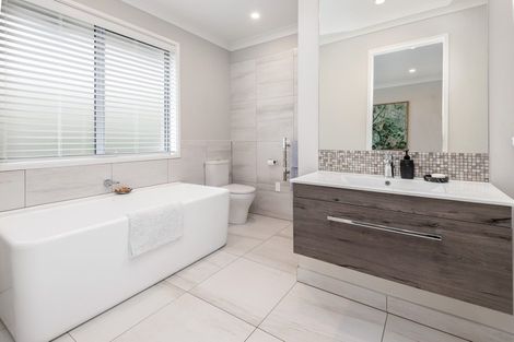 Photo of property in 43 Torkar Road, Clarks Beach, 2122