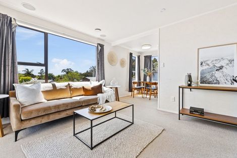 Photo of property in 6 Parrs Cross Road, Henderson, Auckland, 0612