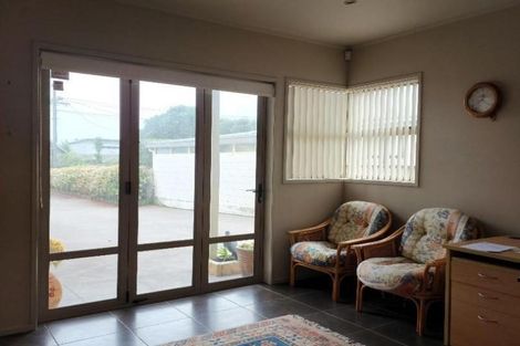 Photo of property in 42 Jans Terrace, Oakura, 4314