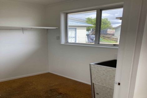 Photo of property in 111 Farquhar Road, Glendene, Auckland, 0602