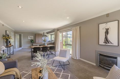 Photo of property in 8 Springhaven Lane, Paraparaumu, 5032