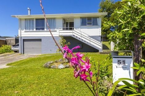 Photo of property in 51 Blueberry Grove, Timberlea, Upper Hutt, 5018