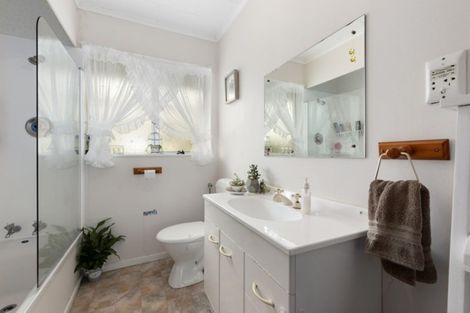 Photo of property in 82 California Drive, Totara Park, Upper Hutt, 5018